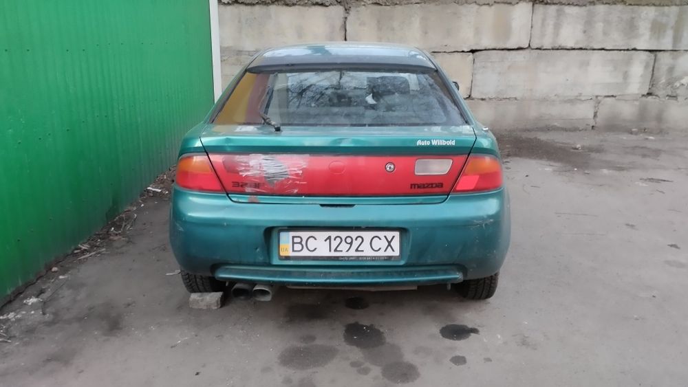 Продам мазда 323