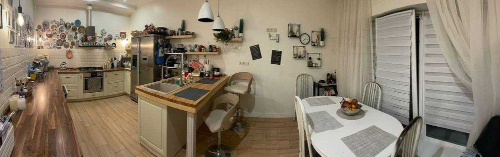 Таунхаус з ремонтом в Ірпені 163 м² Закритий комплекс, камін, меблі.