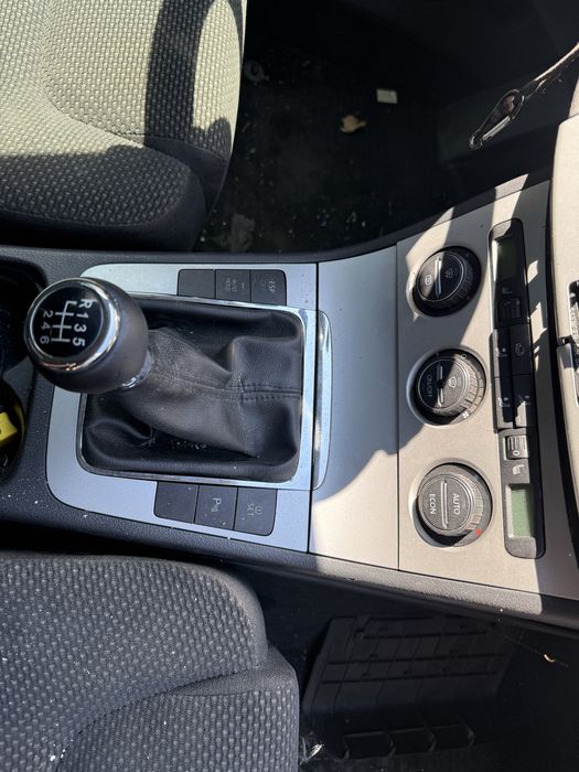 Розборка Volkswagen Passat B6,разборка,запчастини,салон,мкпп,двигун