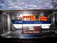 Винтажная модель спасательного катера  Англии.