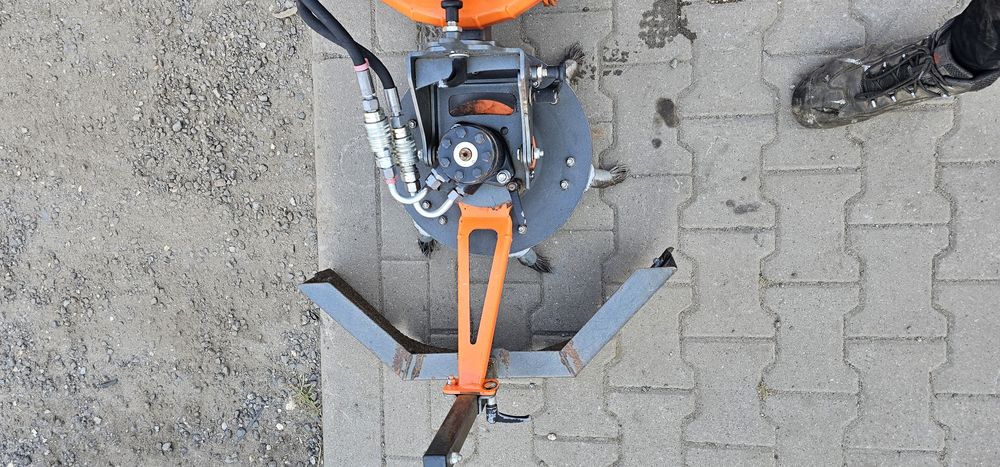 Odchwaszczarka Kersten Weedo II zamiatarka