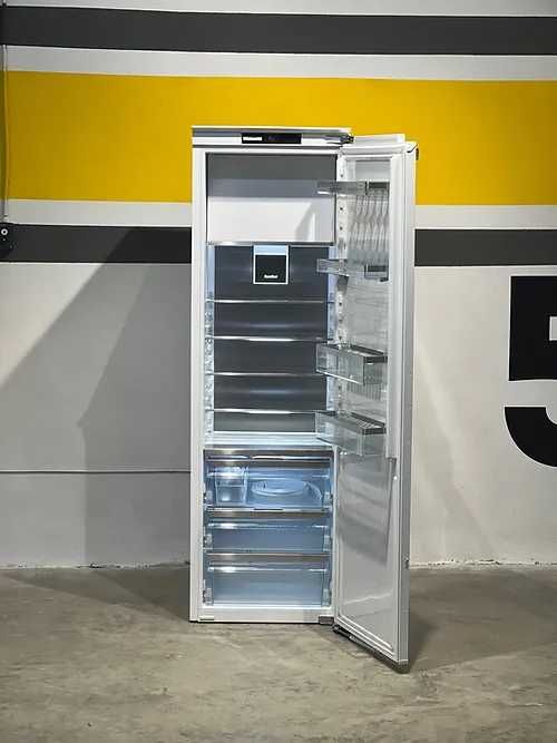 Вбудований холодильник K 7774 D. Ідеальний стан. 2023 рік. Паровий уда