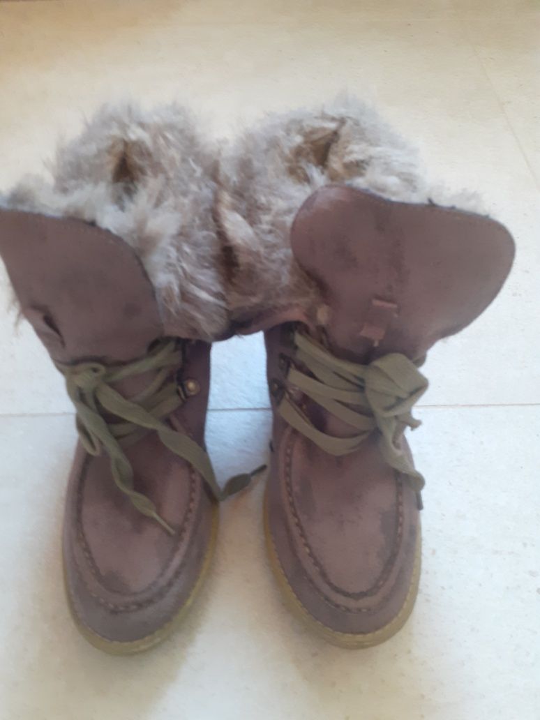 Botas de inverno bejes com pelo