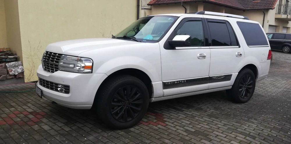 Lincoln Navigator Super luksusowy Lincoln Navigator 5.4 l. LPG ,4x4, 7 osób, 2014r.