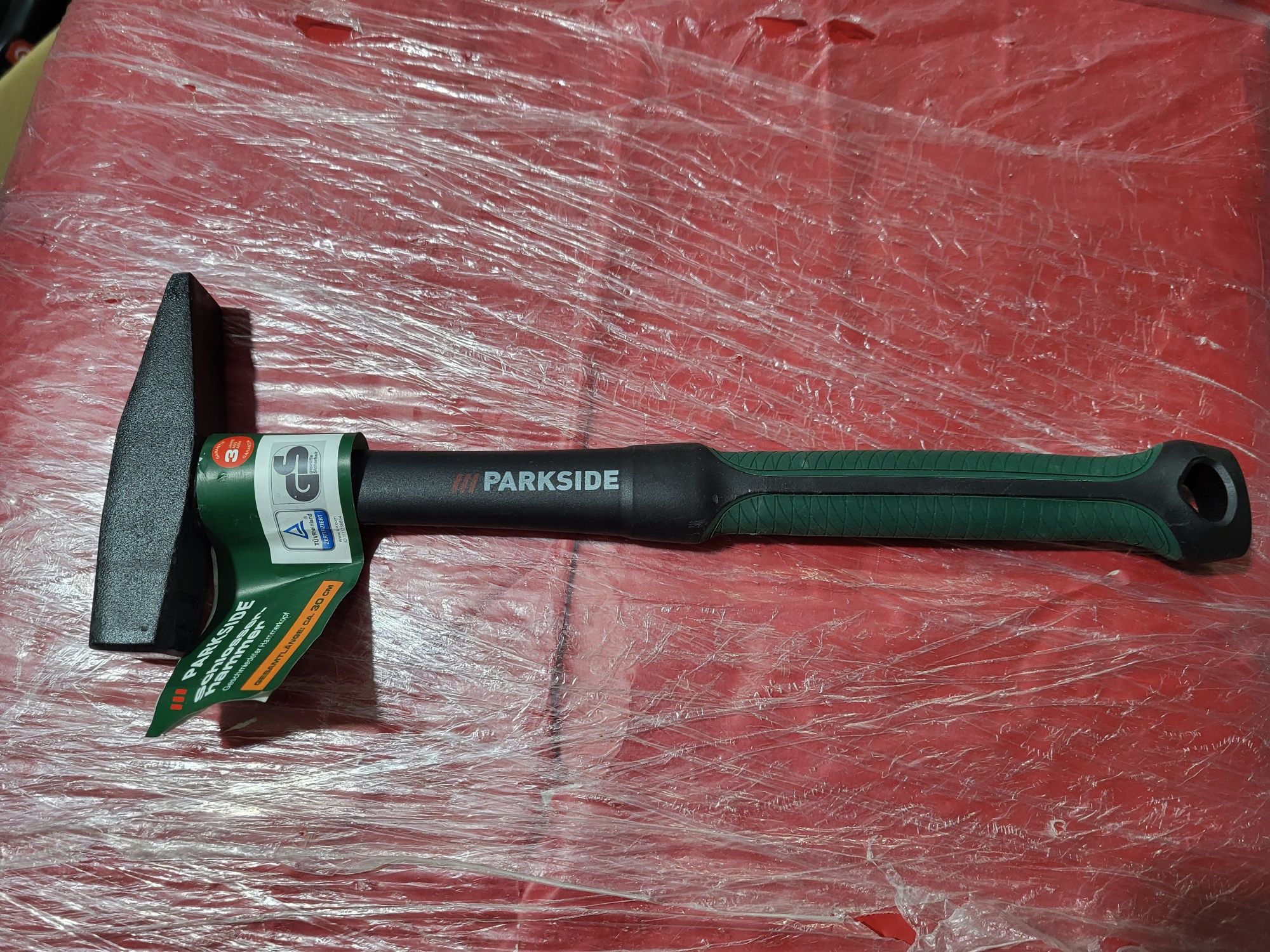 Молоток слюсарний 300 гр.с ручкою из фібергласса Parkside  SH-13230