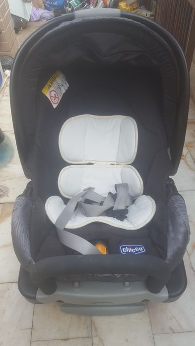 Ovo com Isofix da Chico da para  levar á  mão  ou no Automóvel