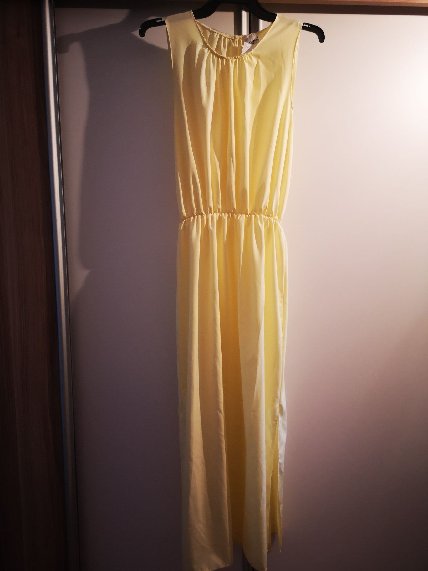Sukienka letnia żółta długa