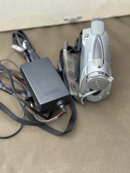 Відеокамера Canon MV 800 I