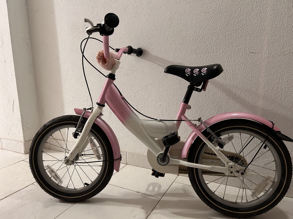 Bicicleta menina 4 a 8 anos