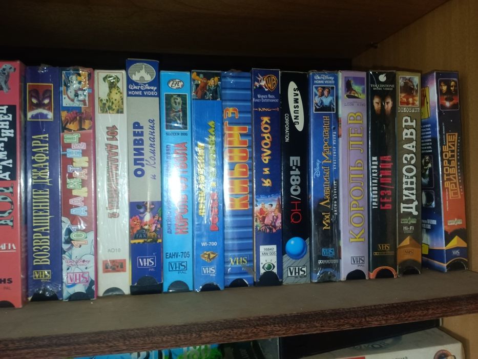 Видеокассеты разные VHS