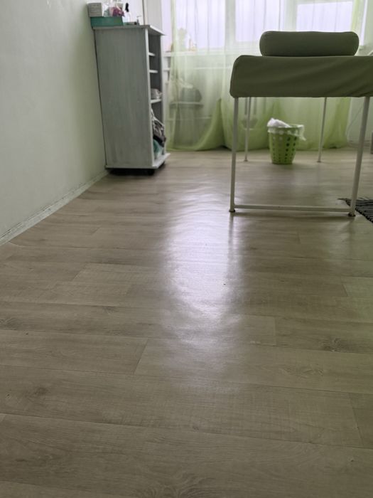 Лінолеум б у в ідеальному стані 15м2