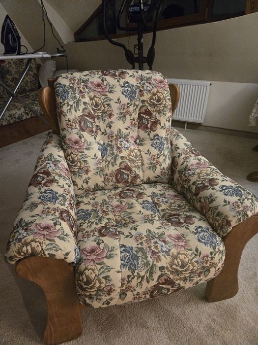 Wygodny fotel w kwiatki