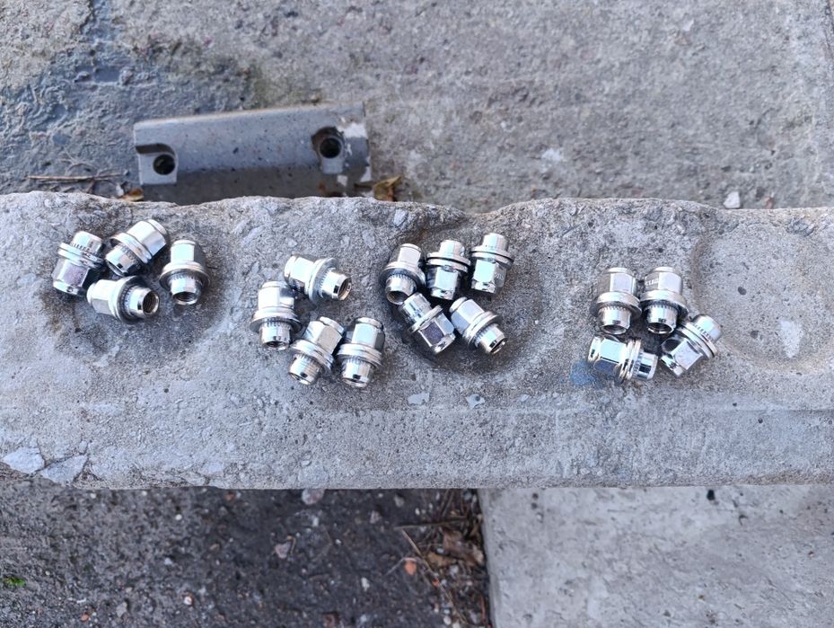 Колеса R16 5x114,3 et46 6j 67,1  215/65 зима Outlander Qashkai CRV