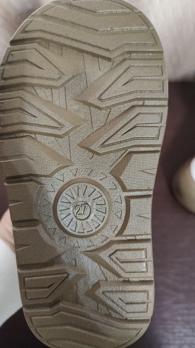 Теплі зимові чоботи