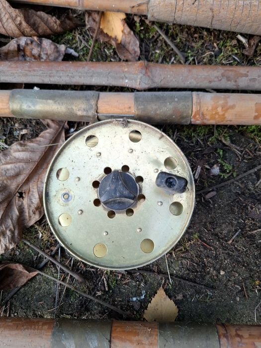 Wędki bambusowe z kołowrotkiem