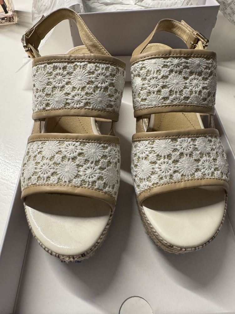 Sandalias Brancas Geox