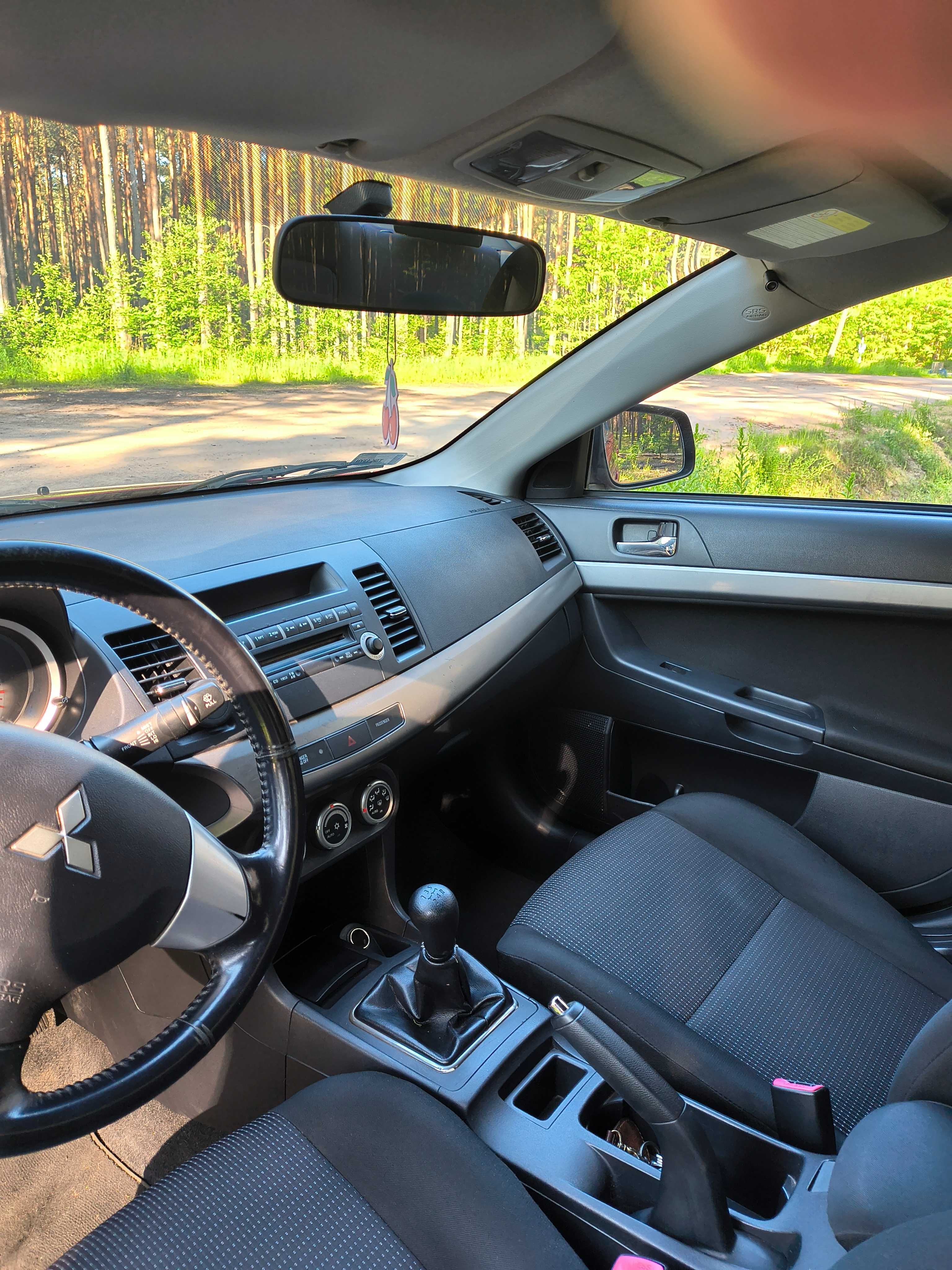 Mitsubishi Lancer, salon Polska