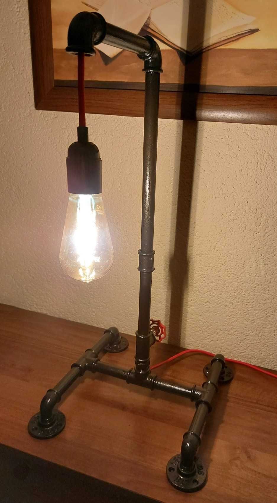 Lampa z rurek hydraulicznych w stylu "retro"