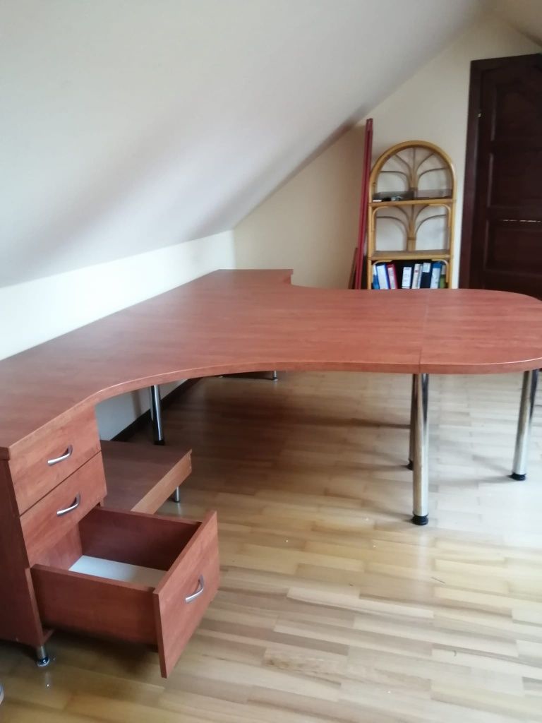 Duże solidne biurko podwójne