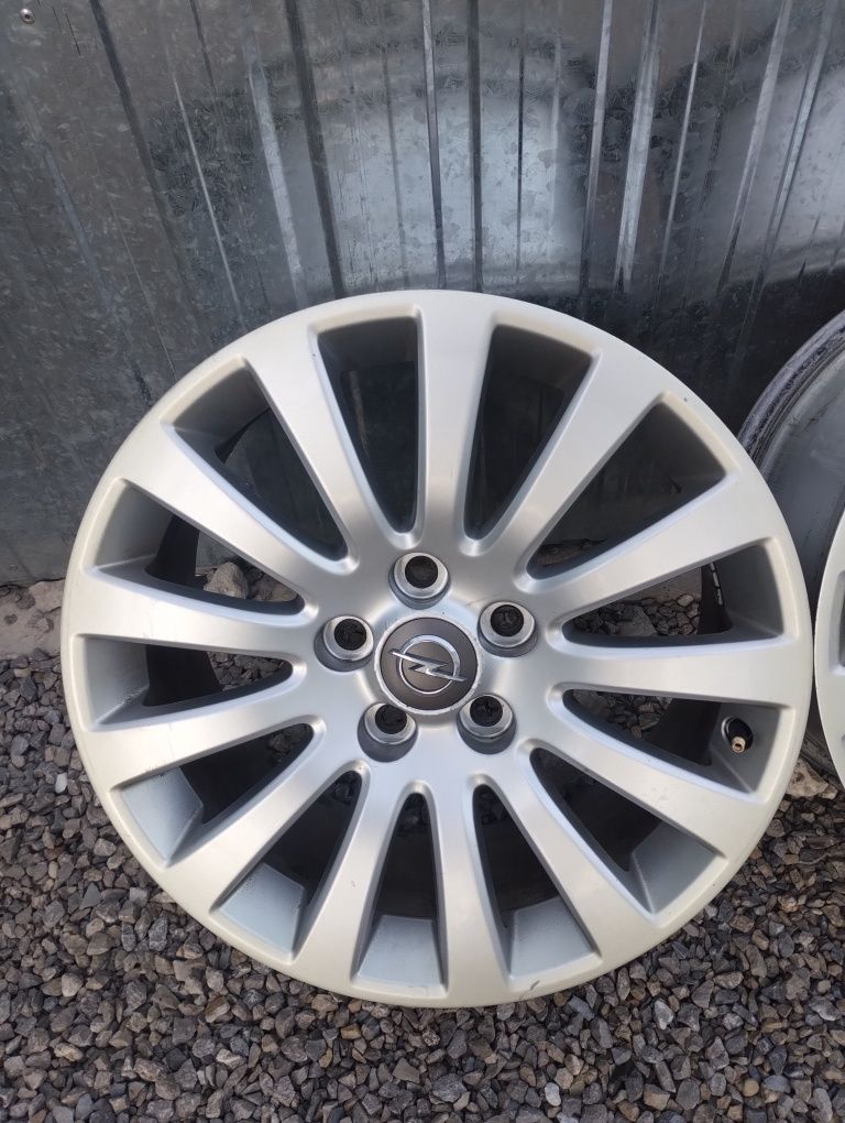 Felgi aluminiowe Opel 18 cali 5x120 8j Et 42, otwór 67,1