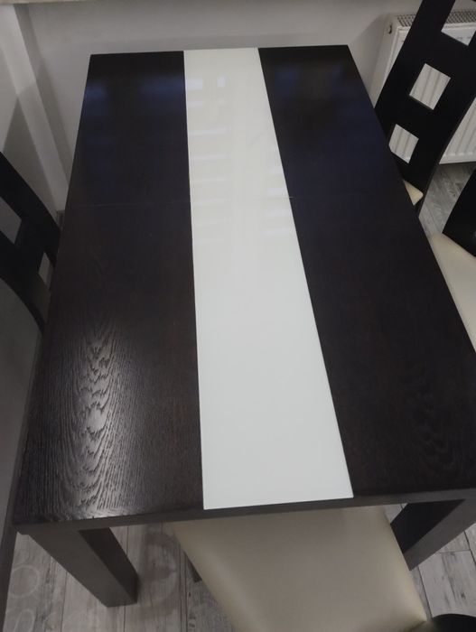 Piękny masywny stół 140x80+4 krzesła