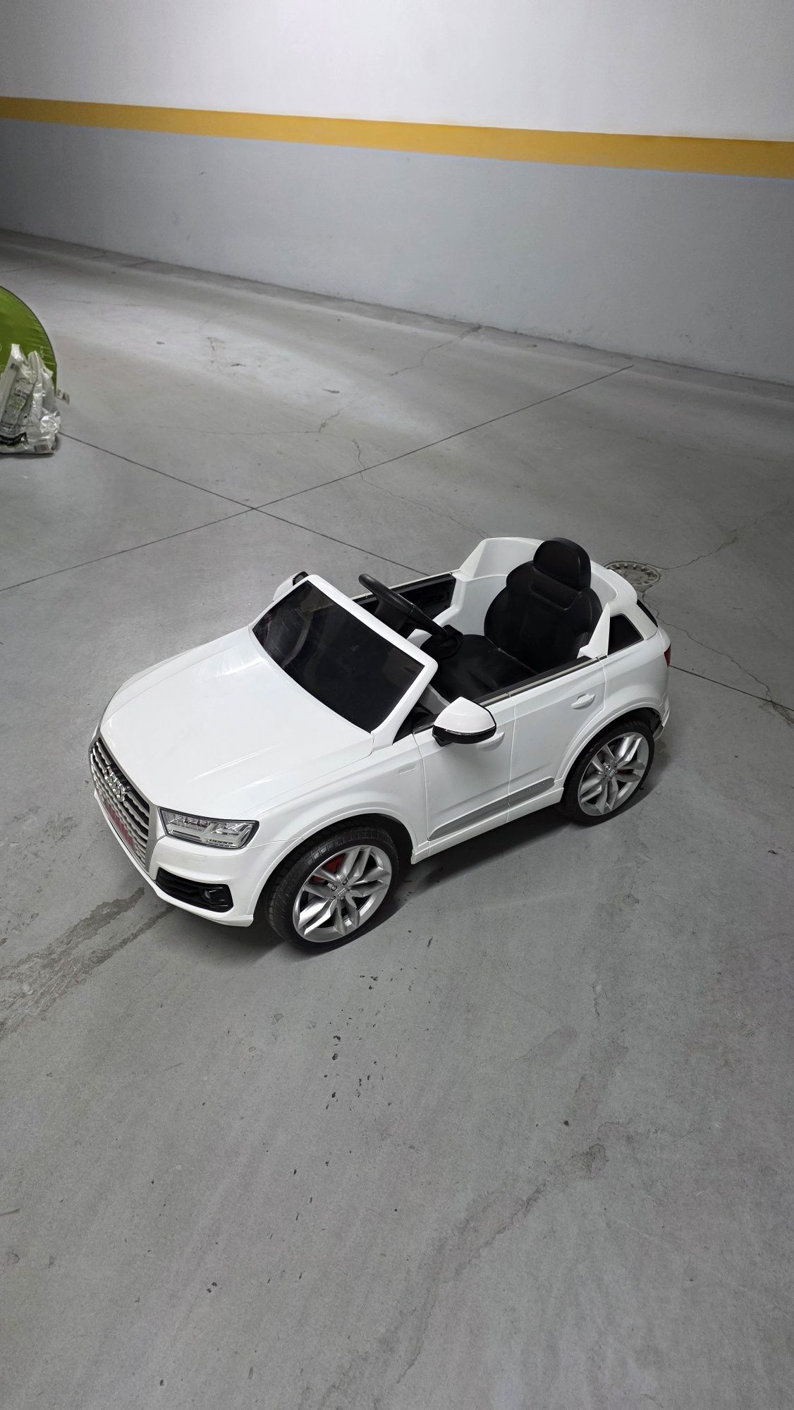 Carro elétrico para criança