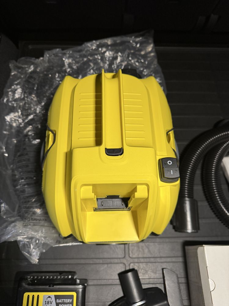 Akumulatorowy odkurzacz Karcher WD 1 Compact Battery Set + dodatki