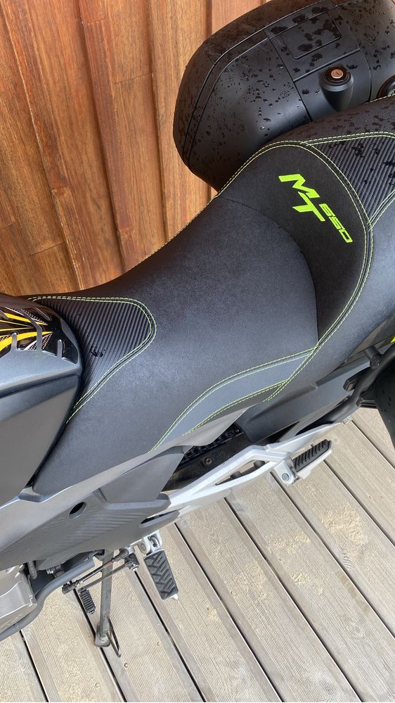 Cfmoto 650 mt 2021