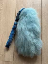 Szarpak dla psa z naturalnego futra owczego farbowanego niebieski