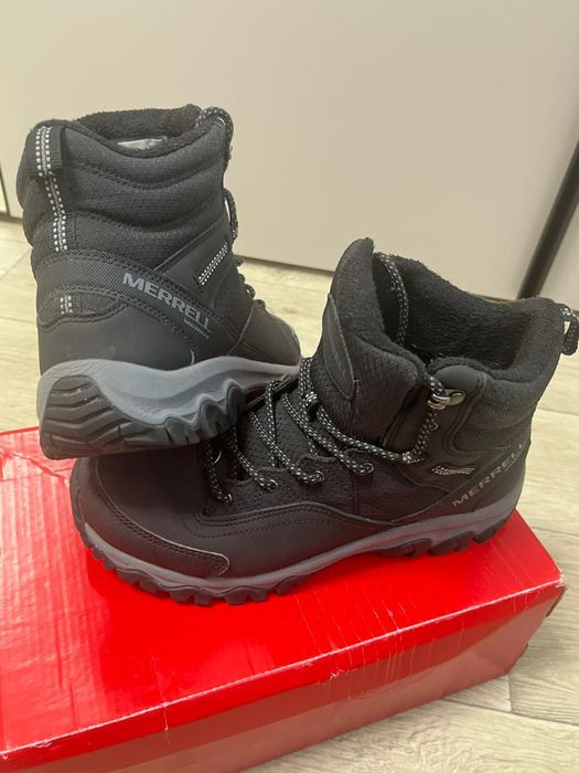 Тренінгові черевики Merrell thermo akita mid wp j036441 чорні.