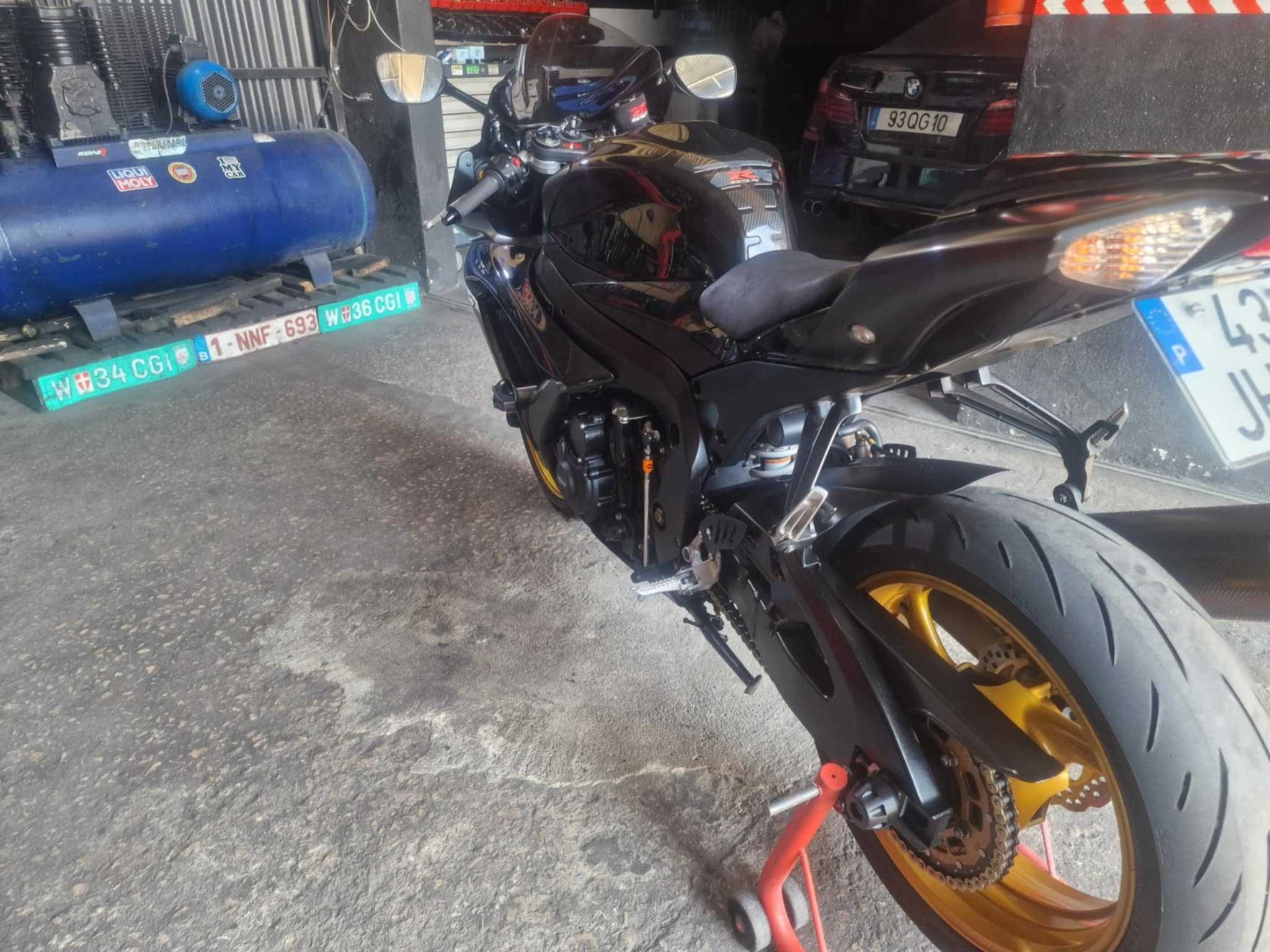 Suzuki GSXR 750 ano 2010