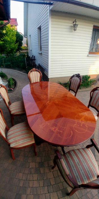 Stół +sześć krzeseł w stylu barokowym