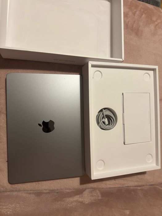 Macboock air m2 13,6 16gb