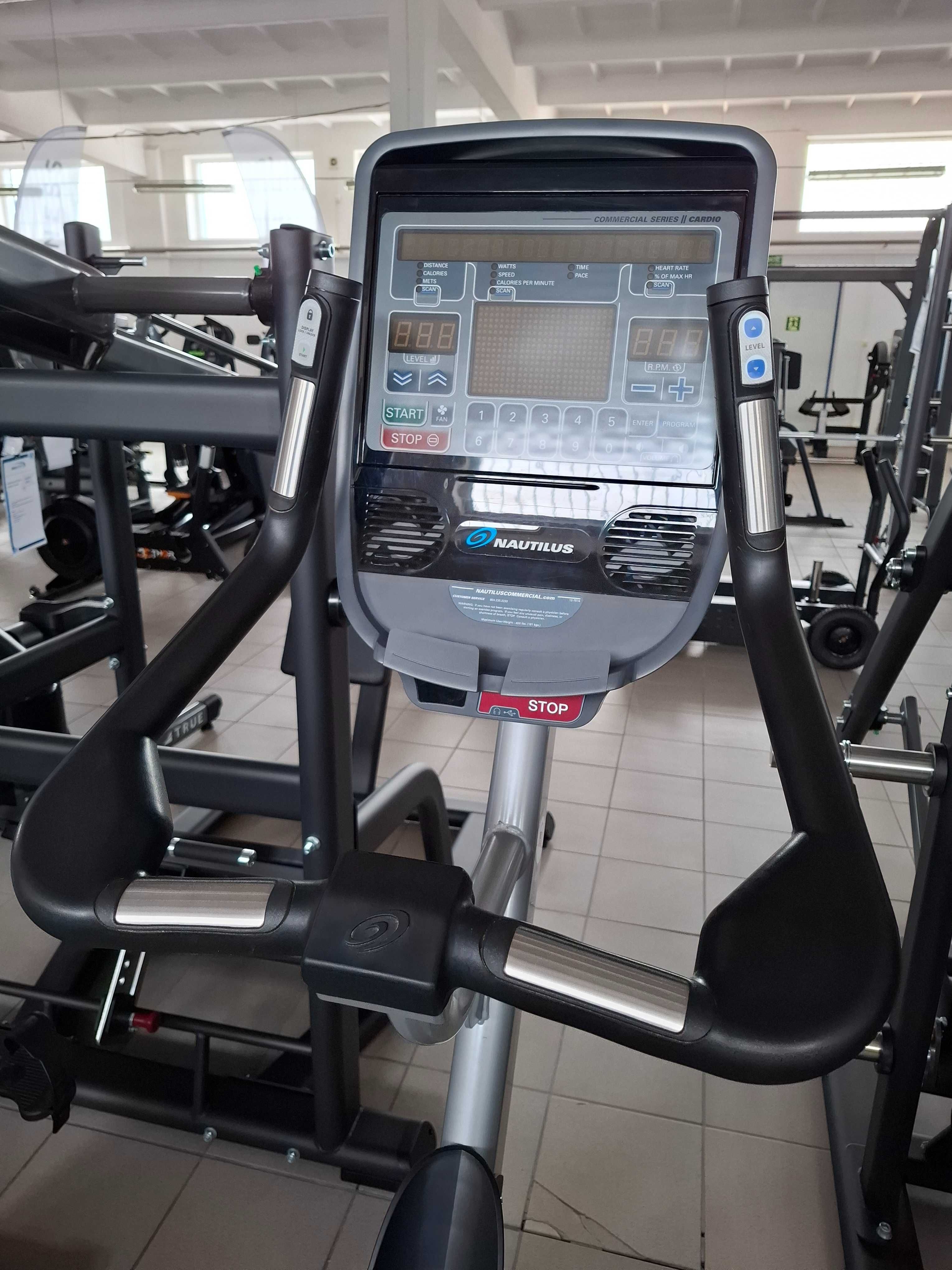 Rower stacjonarny treningowy pionowy Nautilus U916