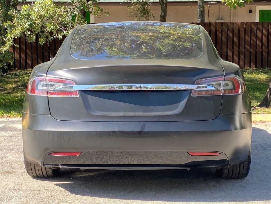 Tesla Model S Long Range Plus      2020