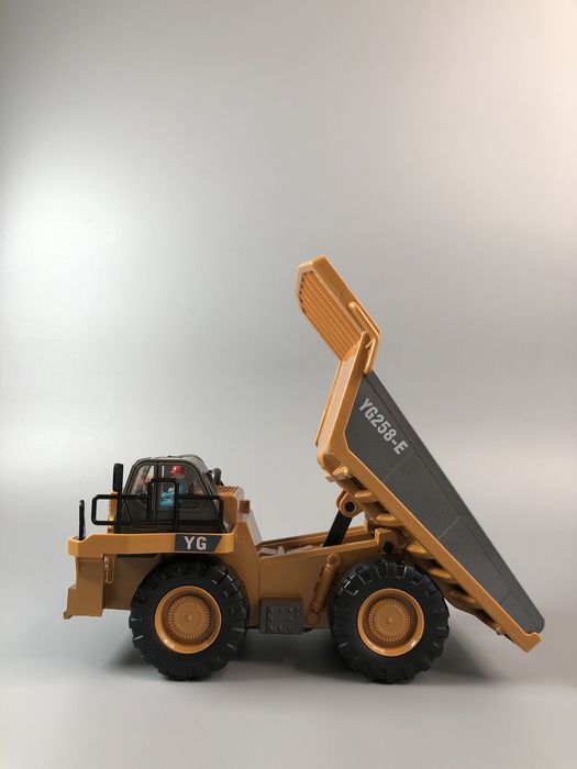 Автомобіль на дистанційному керуванні, іграшки для хлопчиків