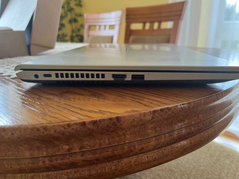 Laptop Asus 15,6 / i3-1005G1 / 8GB RAM / SSD 256GB / Windows 11