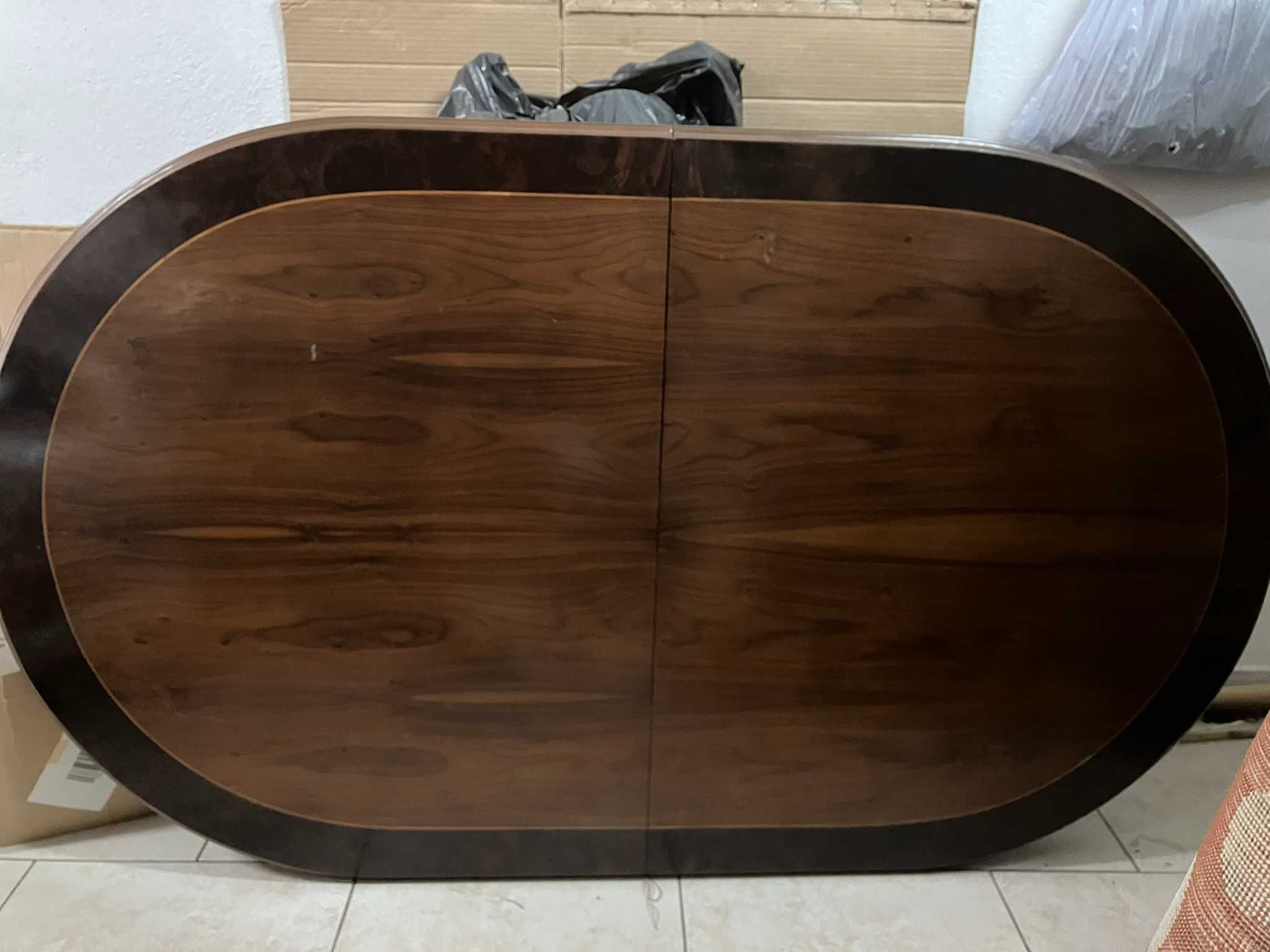 Mesa de jantar madeira (extensível para 8 pessoas)