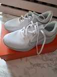 Adidasy firmy Nike - nowe, białe
