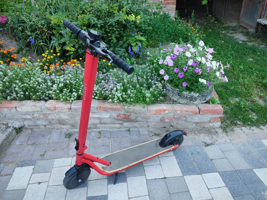 Електросамокат Giant U9 Pro