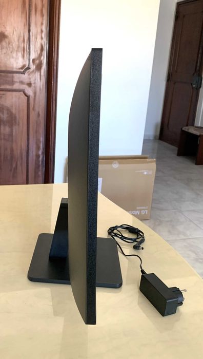 Monitor LG 27" 27MR400-B IPS FHD FreeSync 100Hz   Ainda com  Garantia