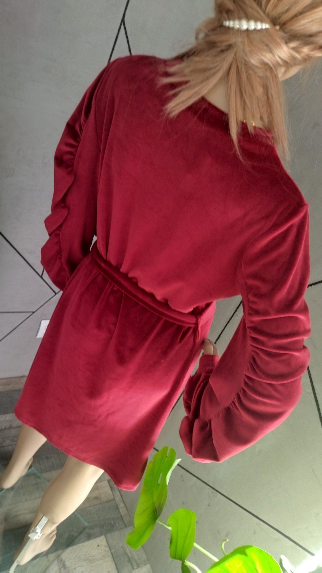 Sukienka welurowa czerwona