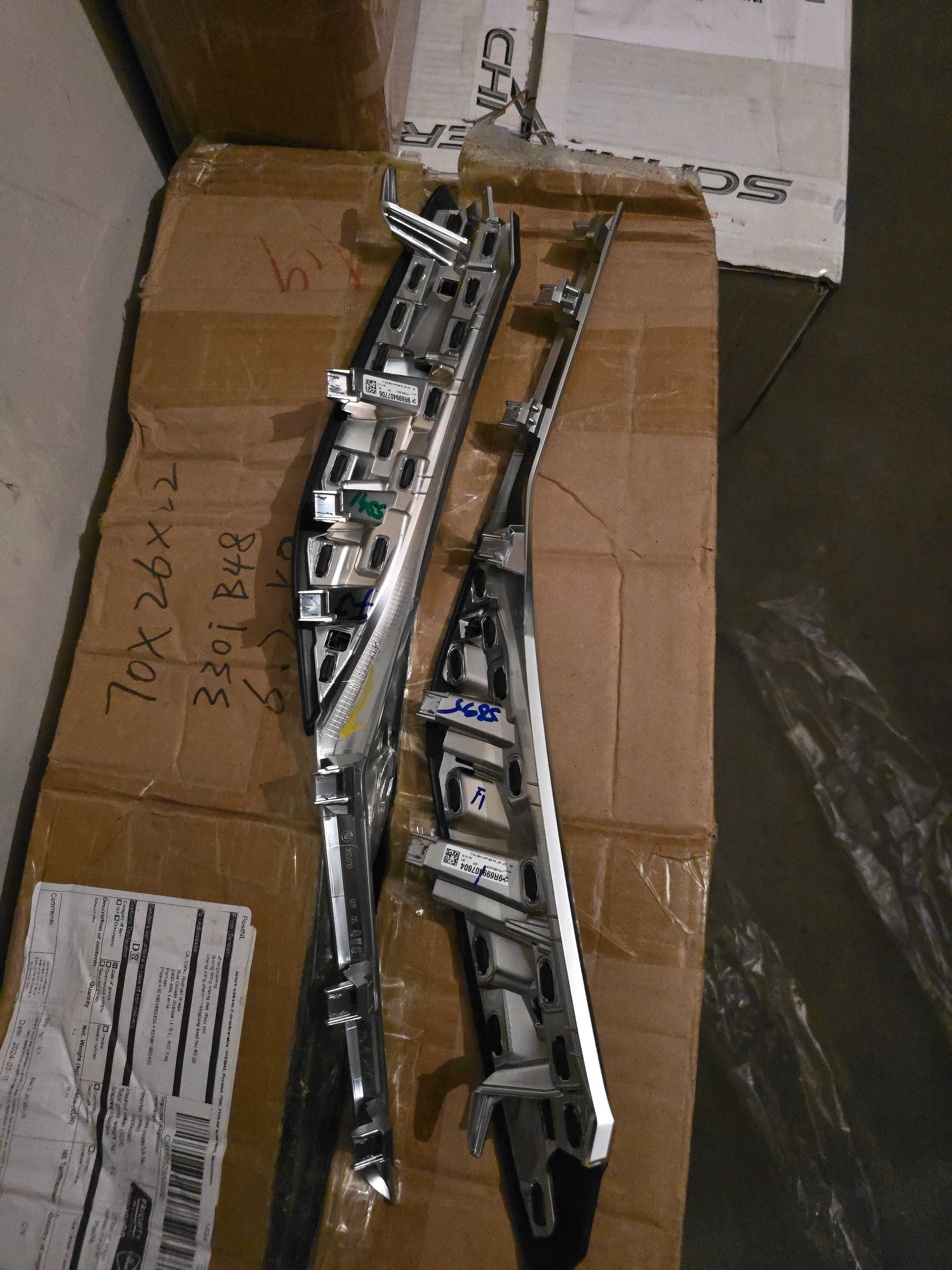 Encosto de Joelho BMW Série 3 G20 Preto Consola Central