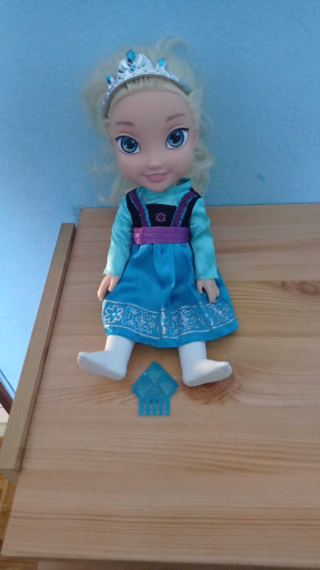 Vendo boneca da  Elsa usada