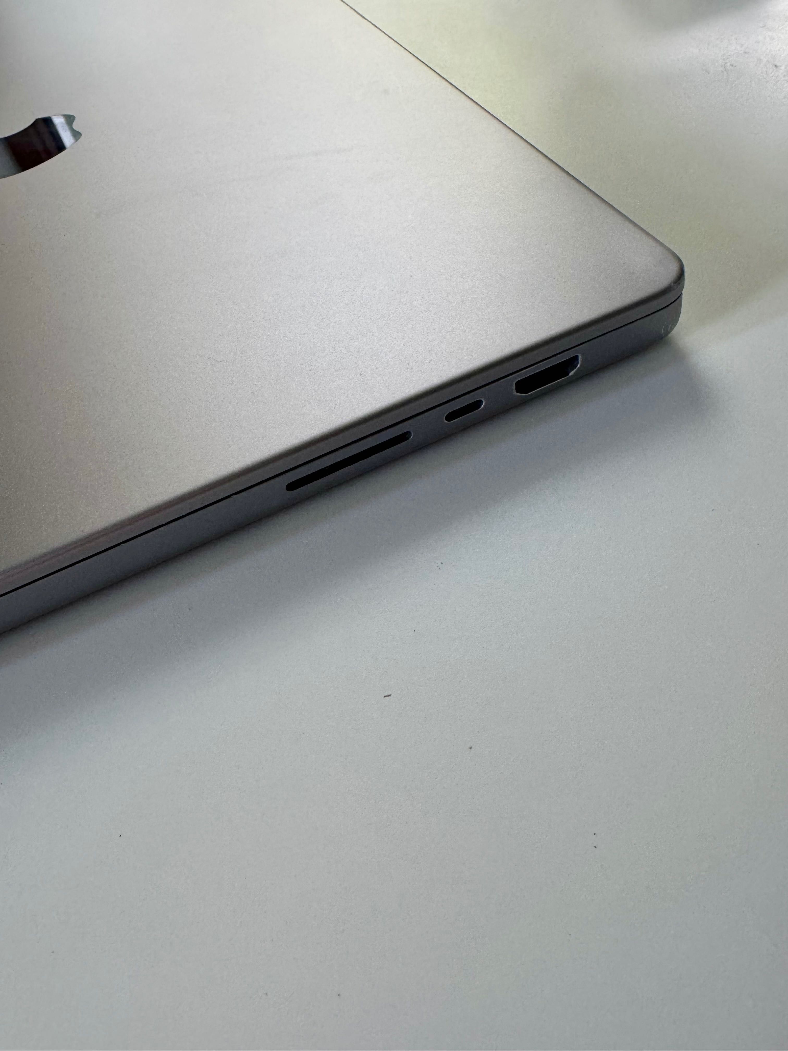 MacBook Pro 16” A2485 M1 PRO/32 GB/1T SpaceGray стан 9/10