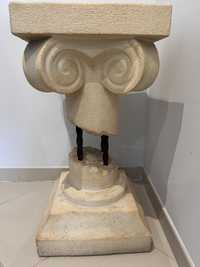 Coluna em pedra para decoração