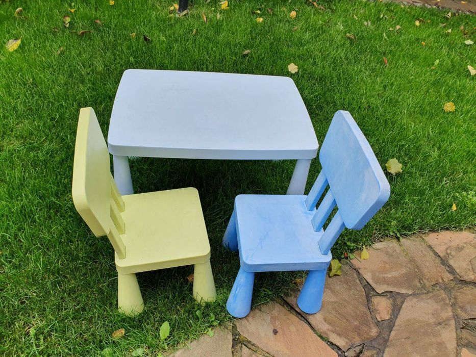 Стіл та стільчик ikea