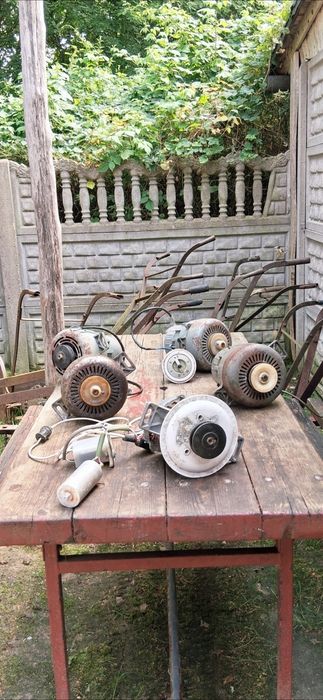 Silniki od pralki Frani  8szt i sprawne z prl do wialni lub innych mas