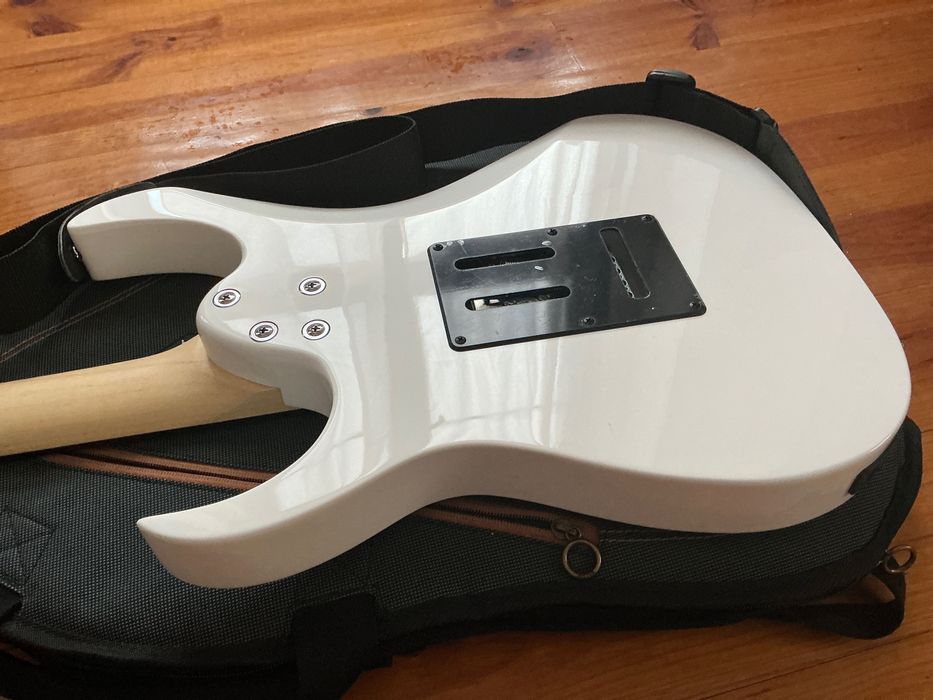 Guitarra Ibanez GRG140-WH