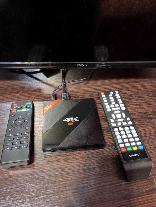 Телевізор Bravis 24 дюйми з TV Box H96 Pro+